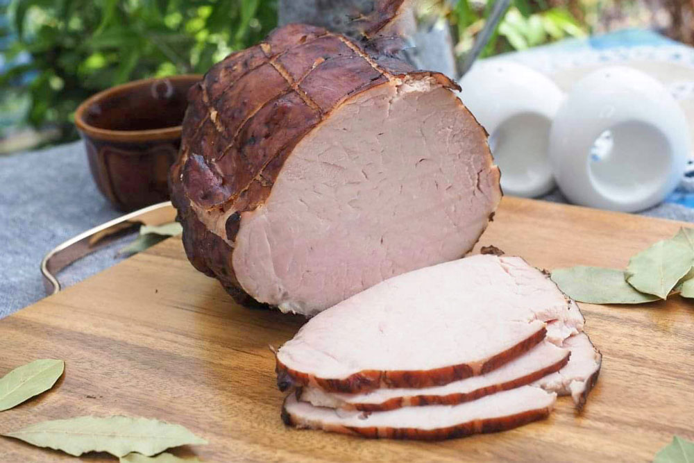 Schab Wędzony i Parzony z Delikatnym Aromatem